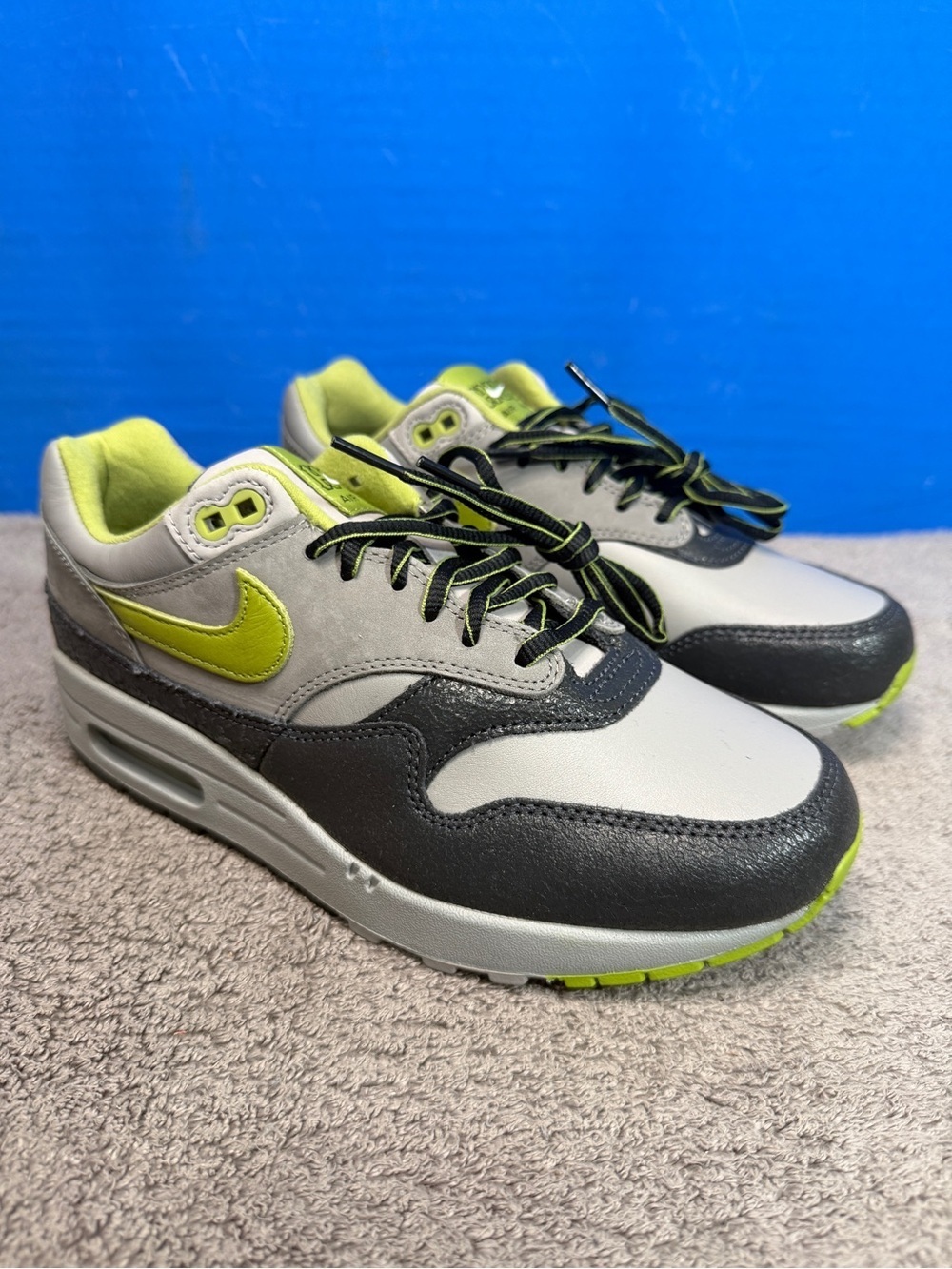 Nike air max 1 x HUF
Brand new